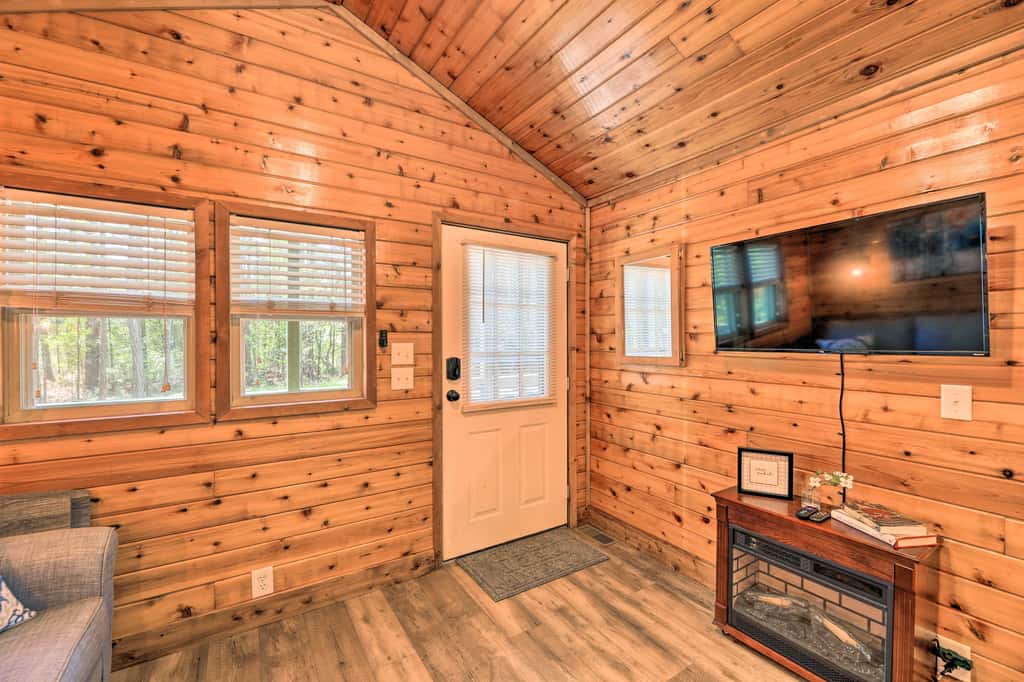 Family-Friendly Cabin ~ 5 Mi to Dtwn New Bern