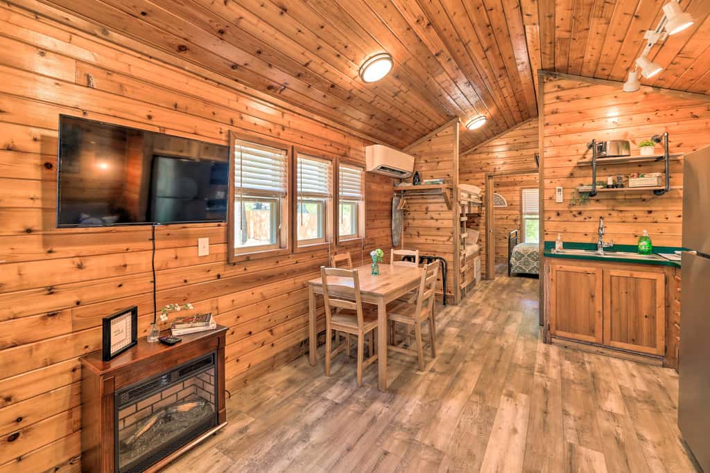 Family-Friendly Cabin ~ 5 Mi to Dtwn New Bern