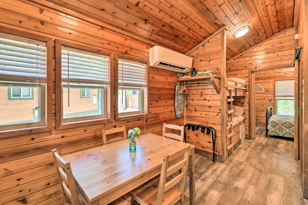 Family-Friendly Cabin ~ 5 Mi to Dtwn New Bern
