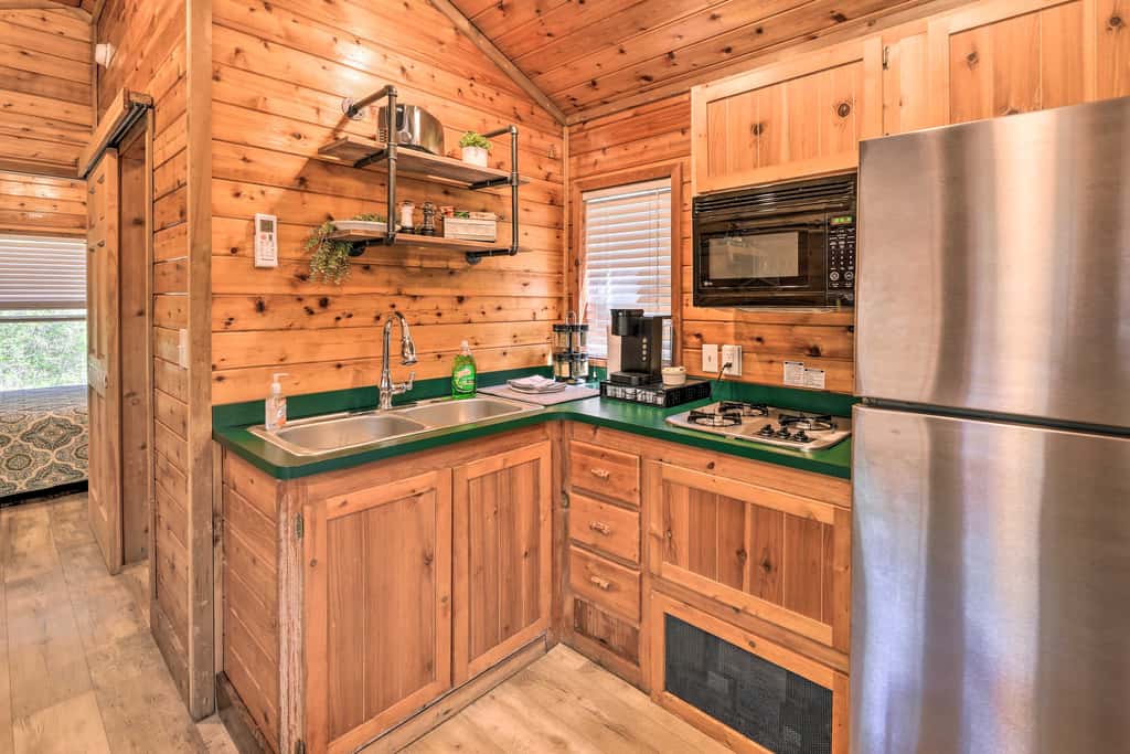 Family-Friendly Cabin ~ 5 Mi to Dtwn New Bern