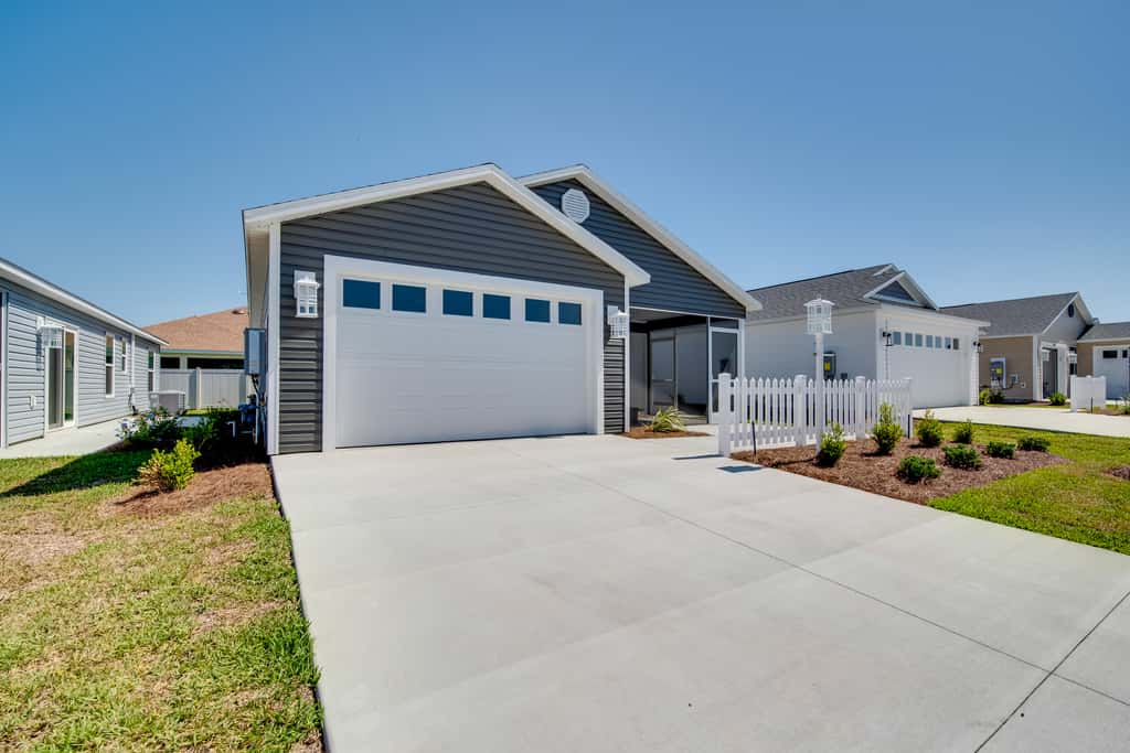 Home in The Villages Near the Newer Town Centers!