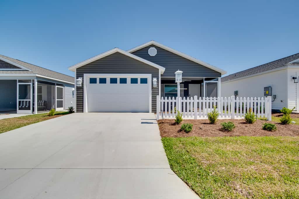Home in The Villages Near the Newer Town Centers!