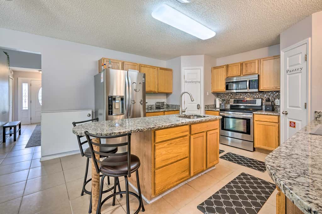 Game Room, Fenced Yard! Extended Base Near WDW