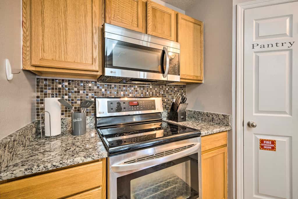 Game Room, Fenced Yard! Extended Base Near WDW