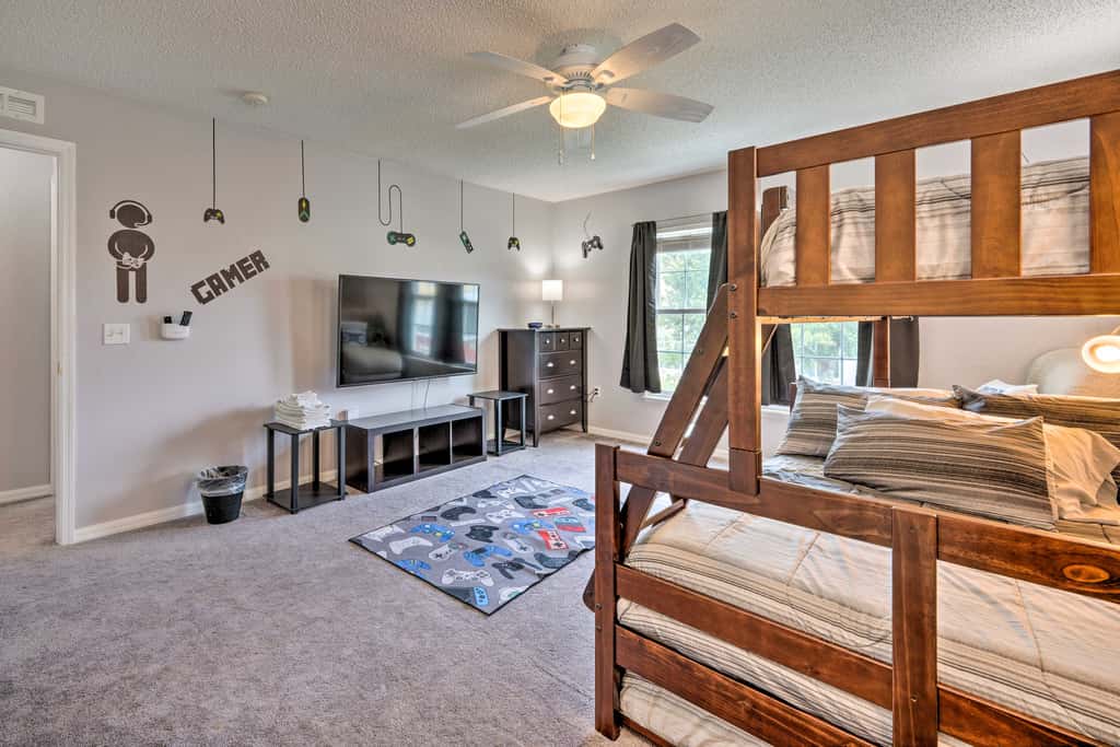 Game Room, Fenced Yard! Extended Base Near WDW