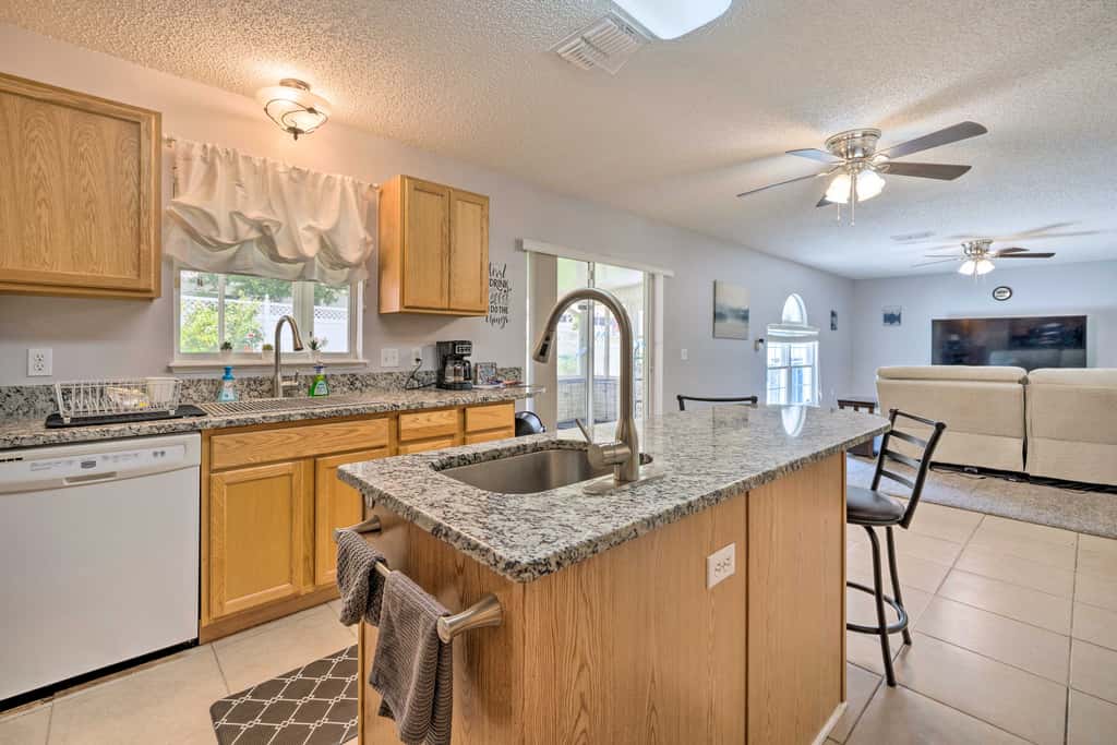 Game Room, Fenced Yard! Extended Base Near WDW