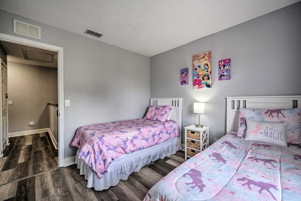 9 Mi to Disney: Sunny Resort Townhome w/ Patio!