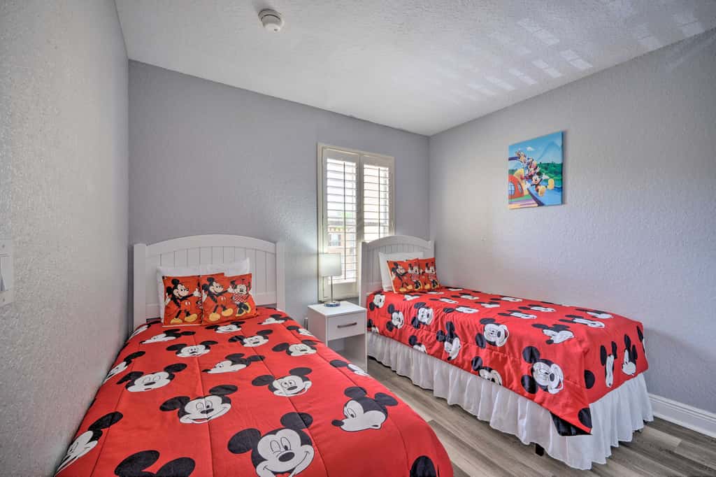 9 Mi to Disney: Sunny Resort Townhome w/ Patio!