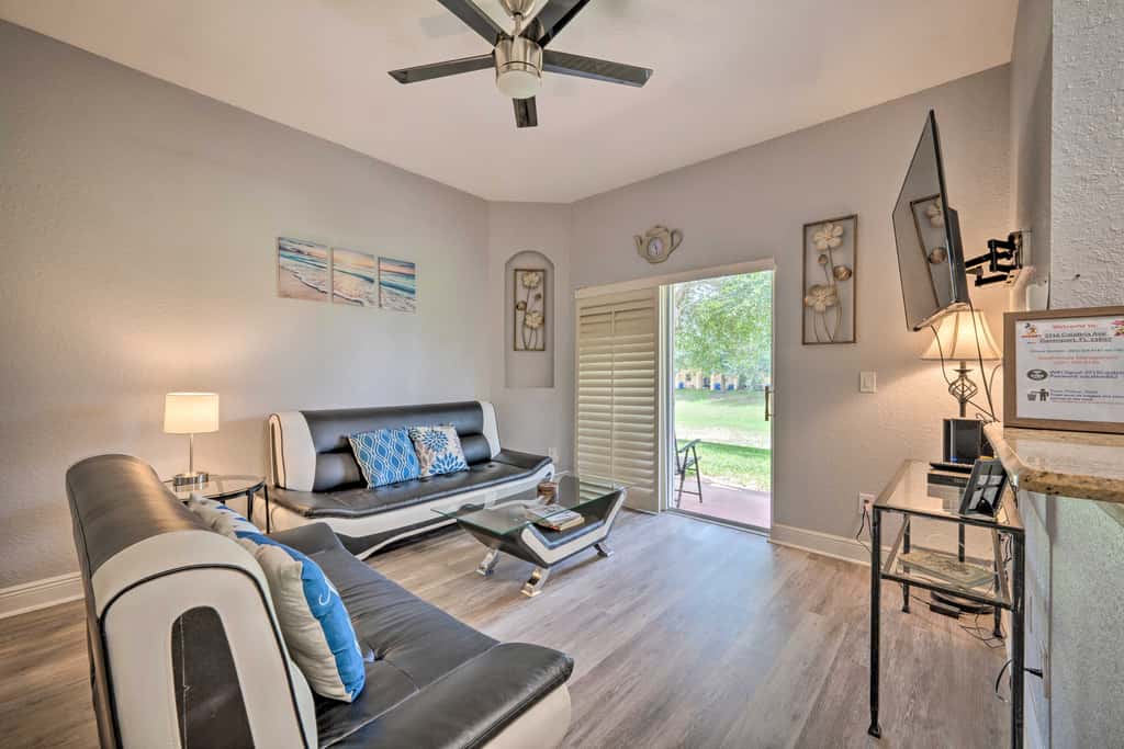 9 Mi to Disney: Sunny Resort Townhome w/ Patio!