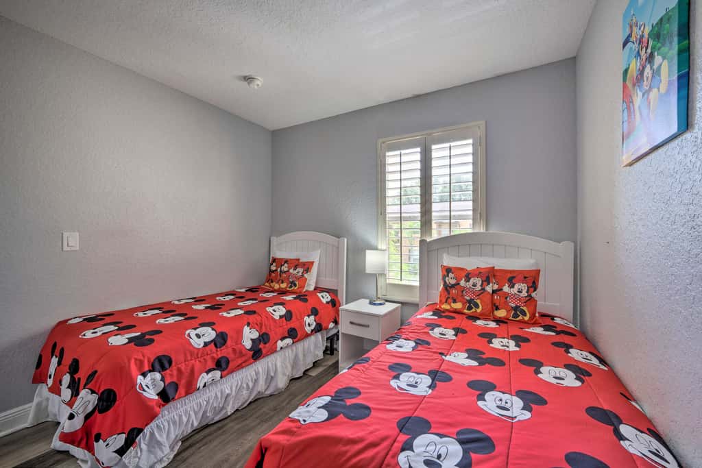 9 Mi to Disney: Sunny Resort Townhome w/ Patio!