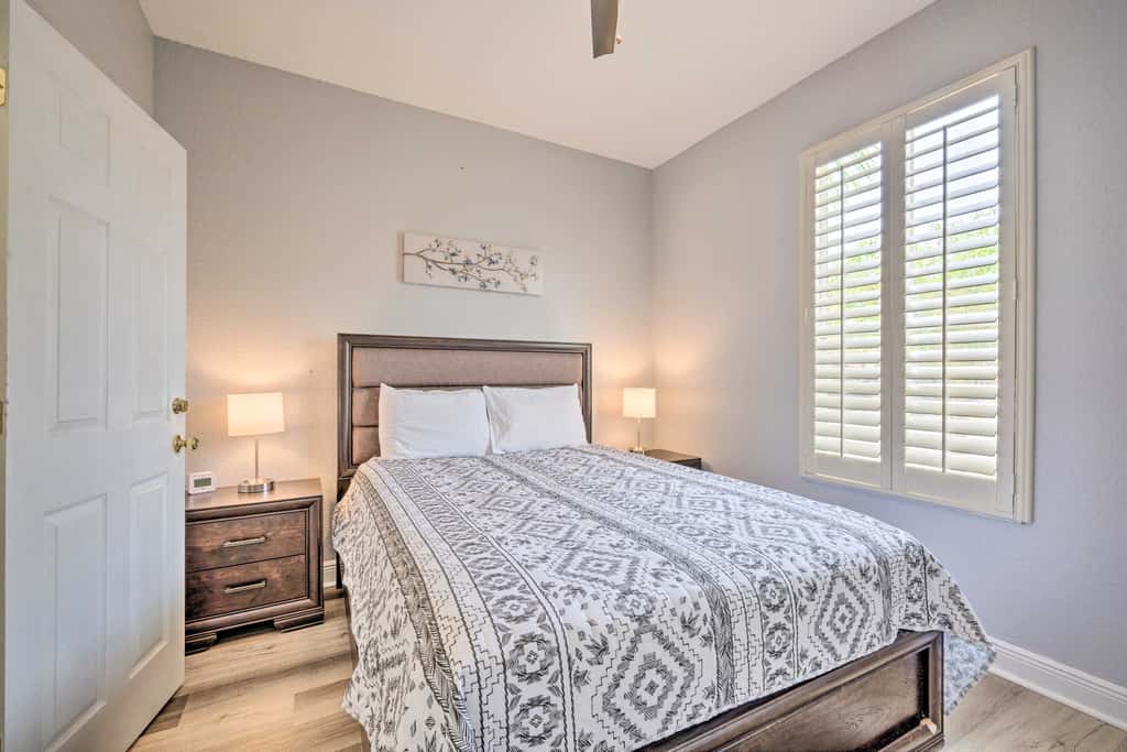 9 Mi to Disney: Sunny Resort Townhome w/ Patio!