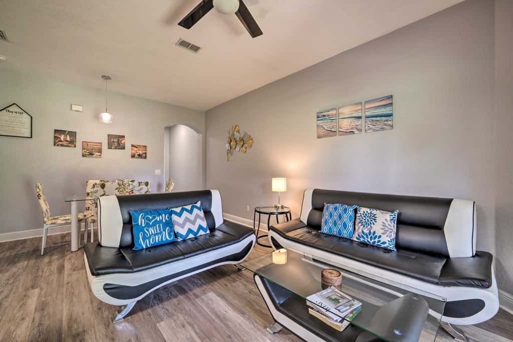 9 Mi to Disney: Sunny Resort Townhome w/ Patio!