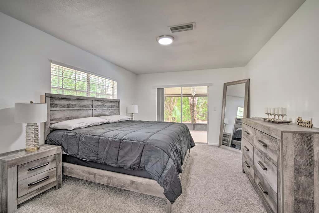 Family-Friendly Ocala Retreat: 18 Mi to Dtwn!