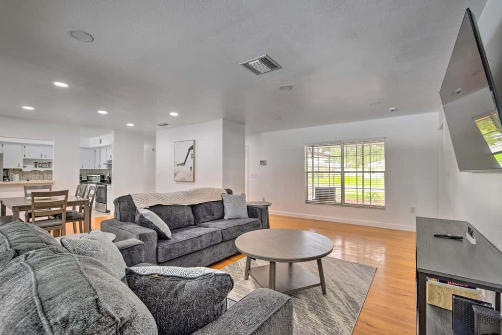 Family-Friendly Ocala Retreat: 18 Mi to Dtwn!