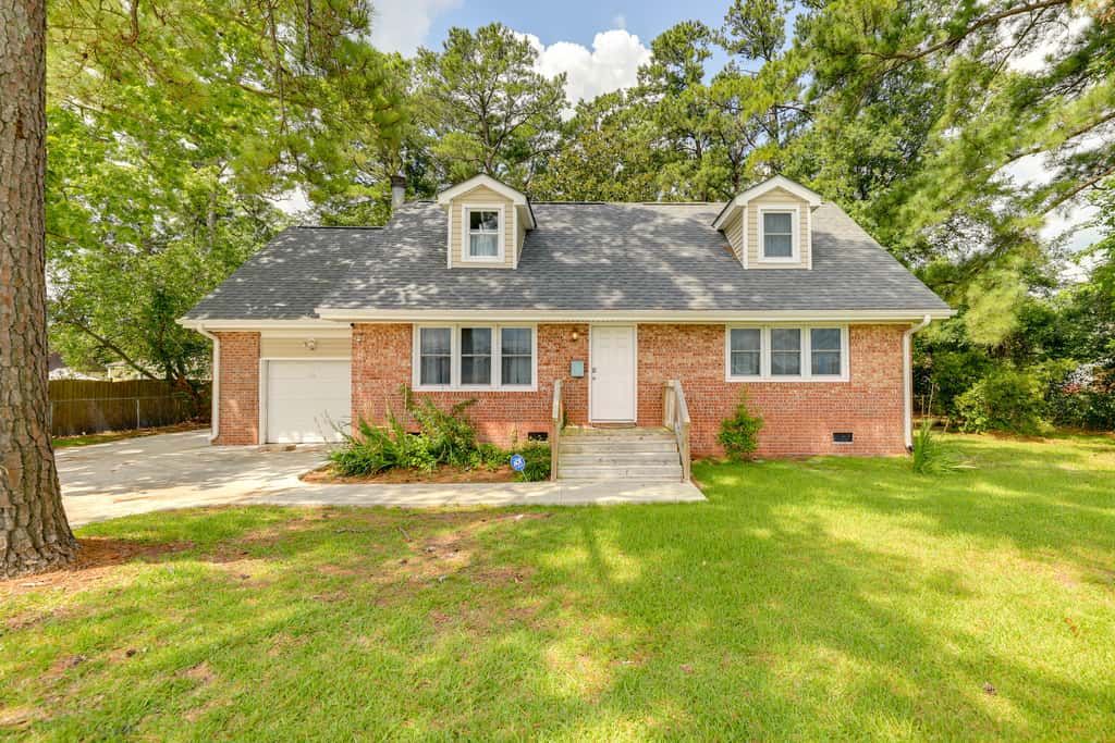 Cozy North Carolina Retreat Near Beaches & Golfing