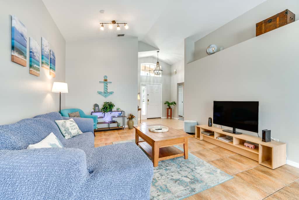 10 Mi to Disney: Home w/ Spa & Heated Pool!