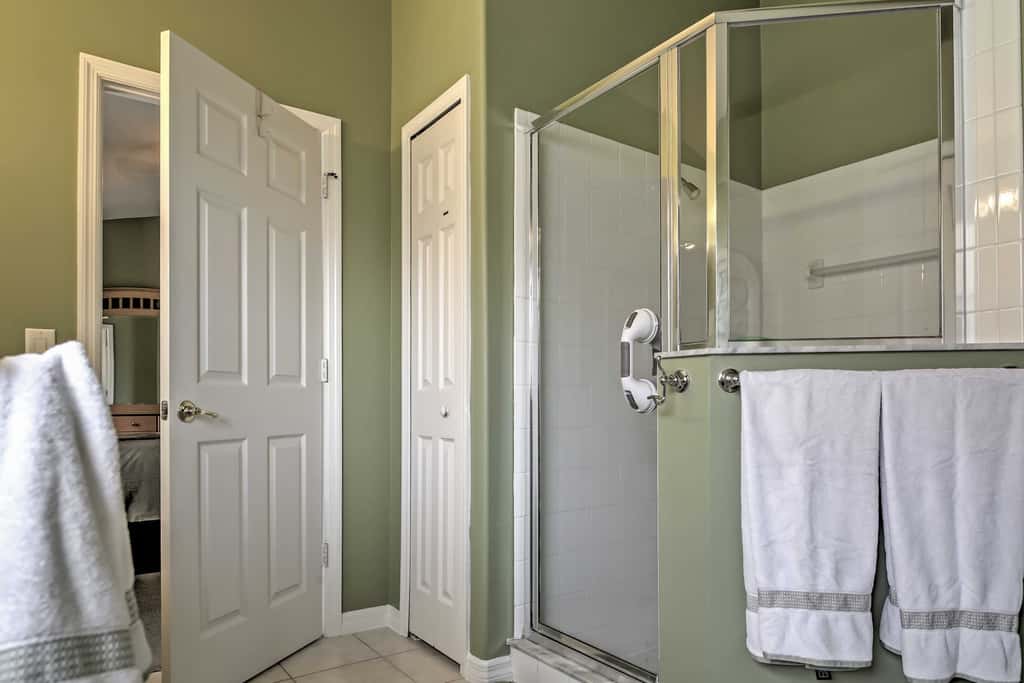 Beautiful Kissimmee Home - 5 Mi to Disney World!