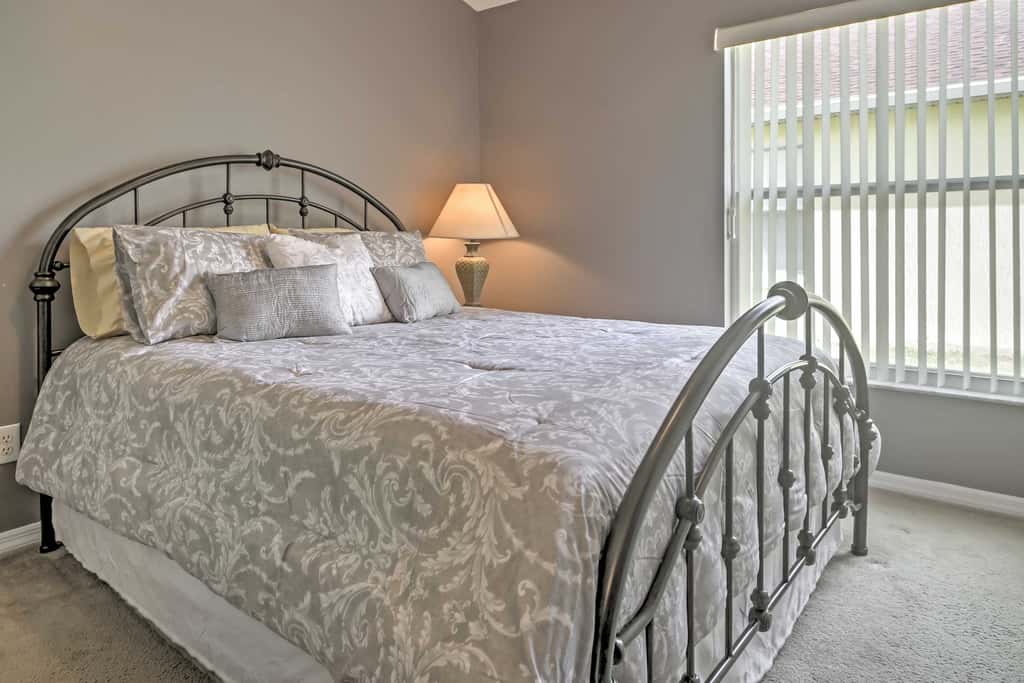 Beautiful Kissimmee Home - 5 Mi to Disney World!