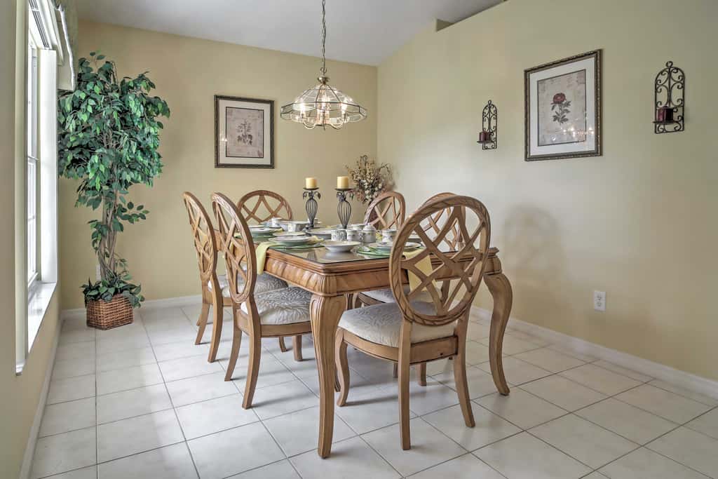 Beautiful Kissimmee Home - 5 Mi to Disney World!