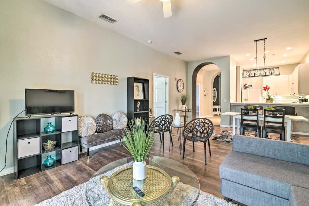 Bahama Bay Condo w/ Patios < 10 Mi to Disney!