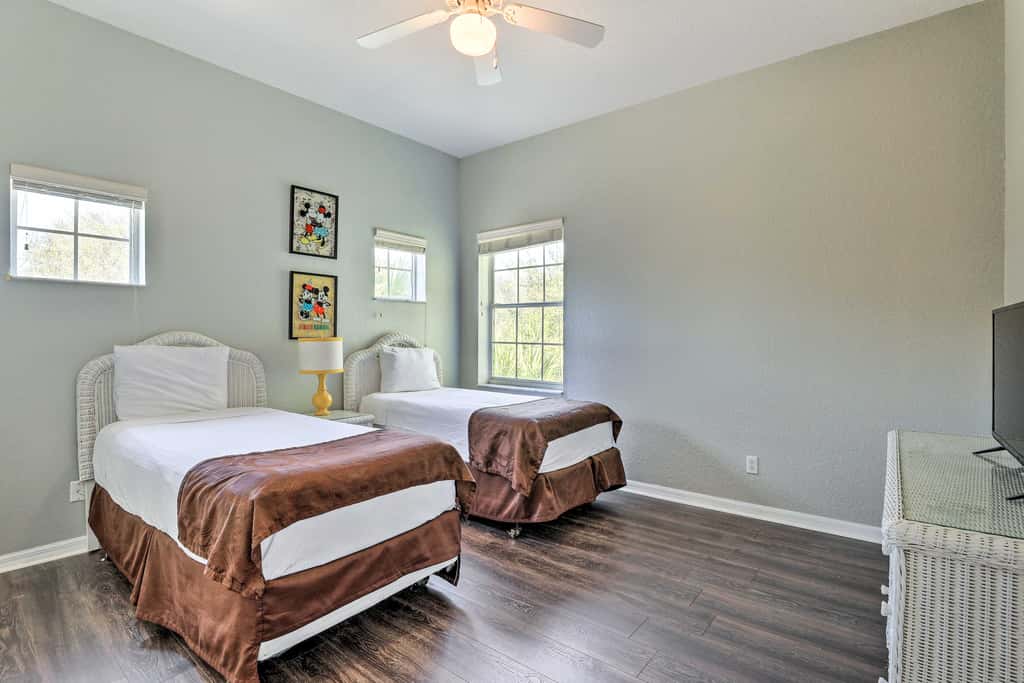 Bahama Bay Condo w/ Patios < 10 Mi to Disney!