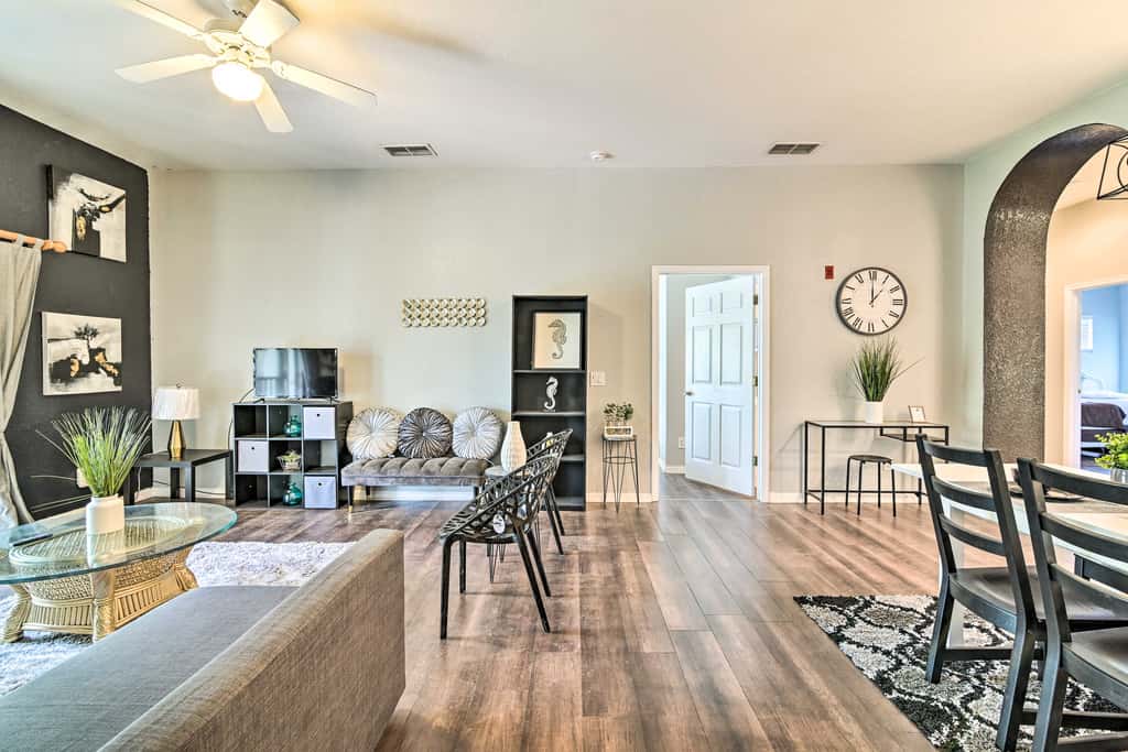 Bahama Bay Condo w/ Patios < 10 Mi to Disney!