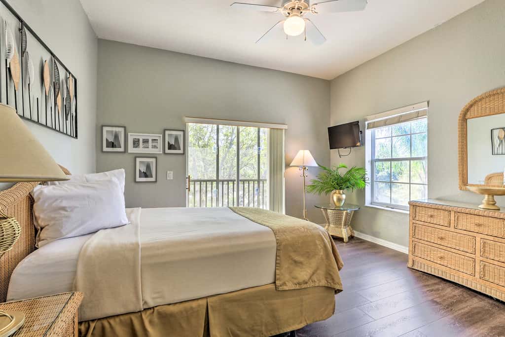 Bahama Bay Condo w/ Patios < 10 Mi to Disney!