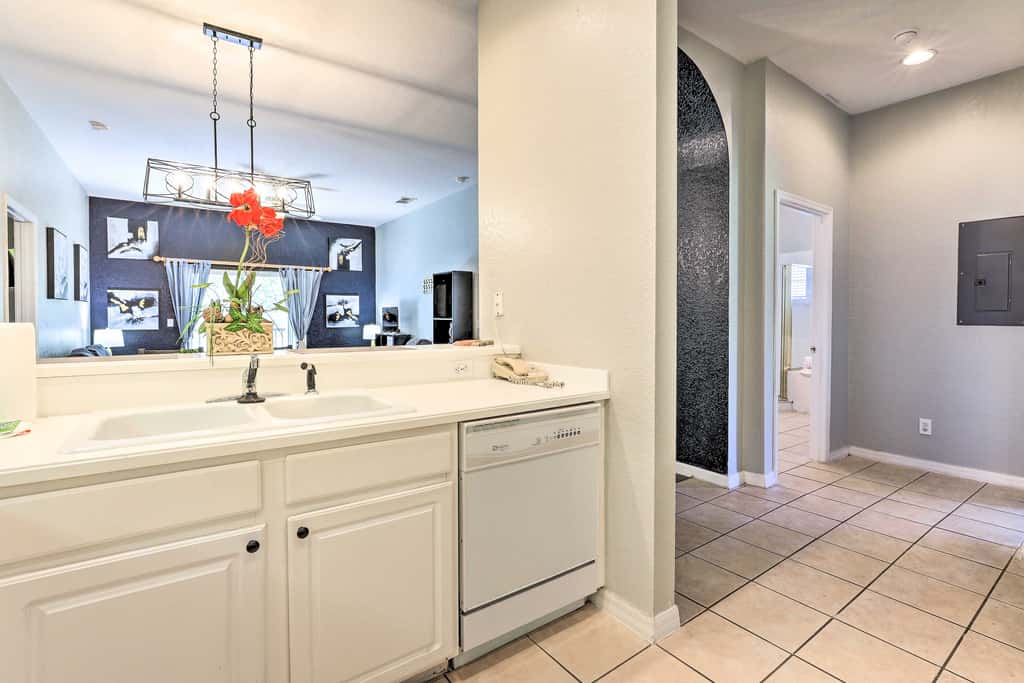 Bahama Bay Condo w/ Patios < 10 Mi to Disney!
