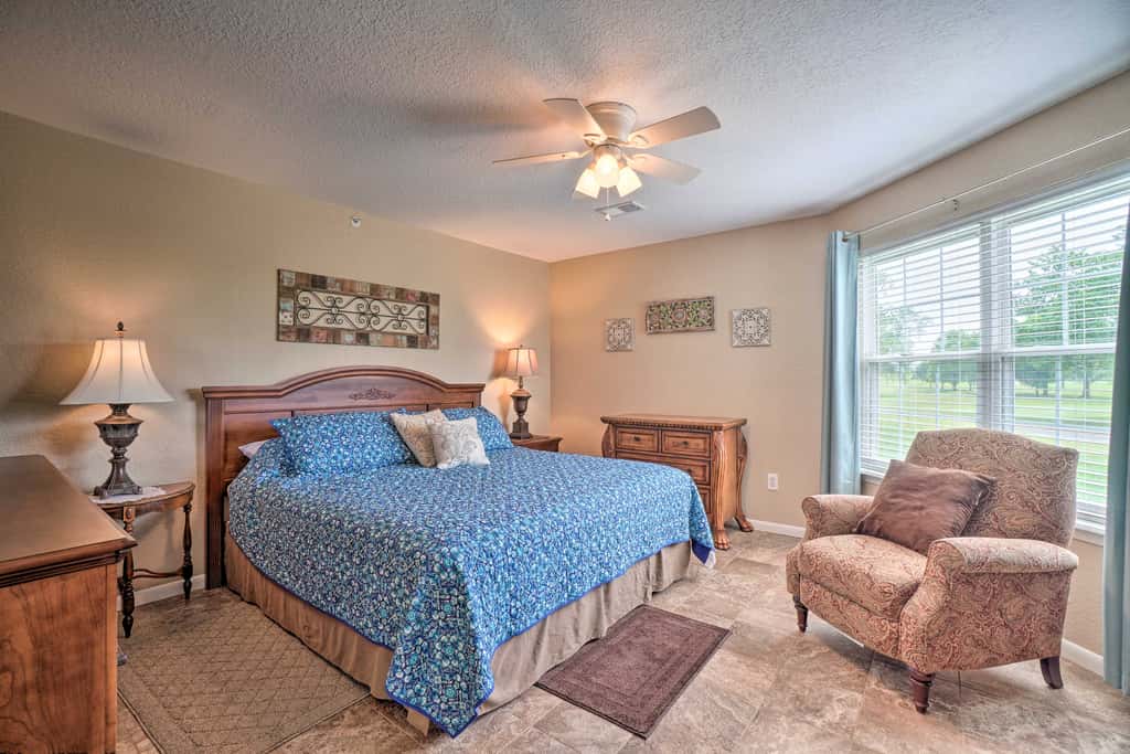 5 Mi to Holiday Shows! Resort Condo in Branson
