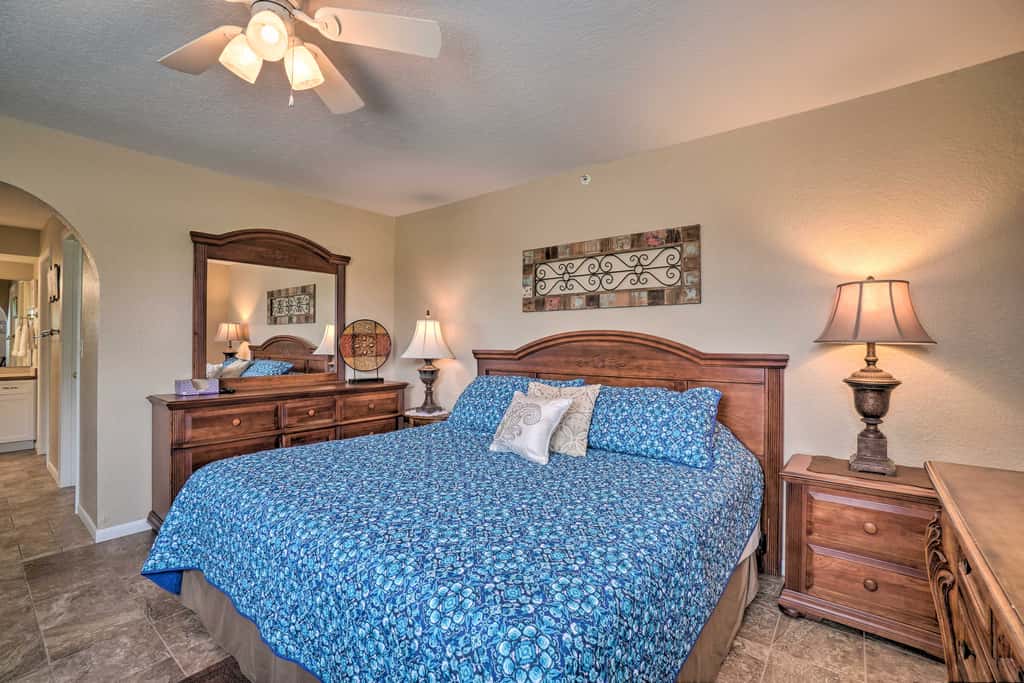 5 Mi to Holiday Shows! Resort Condo in Branson