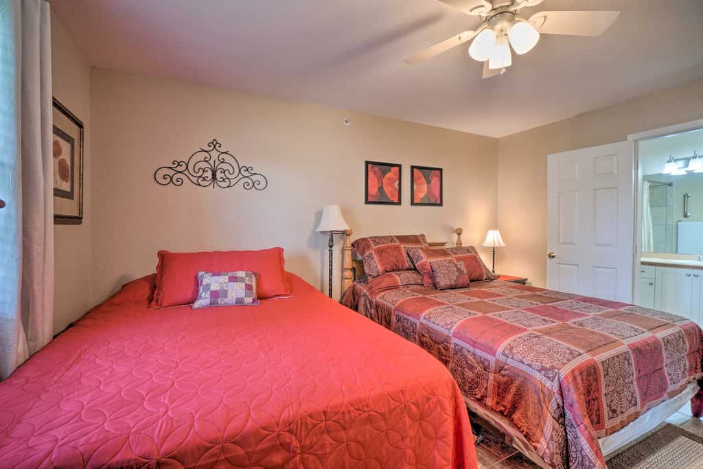 5 Mi to Holiday Shows! Resort Condo in Branson