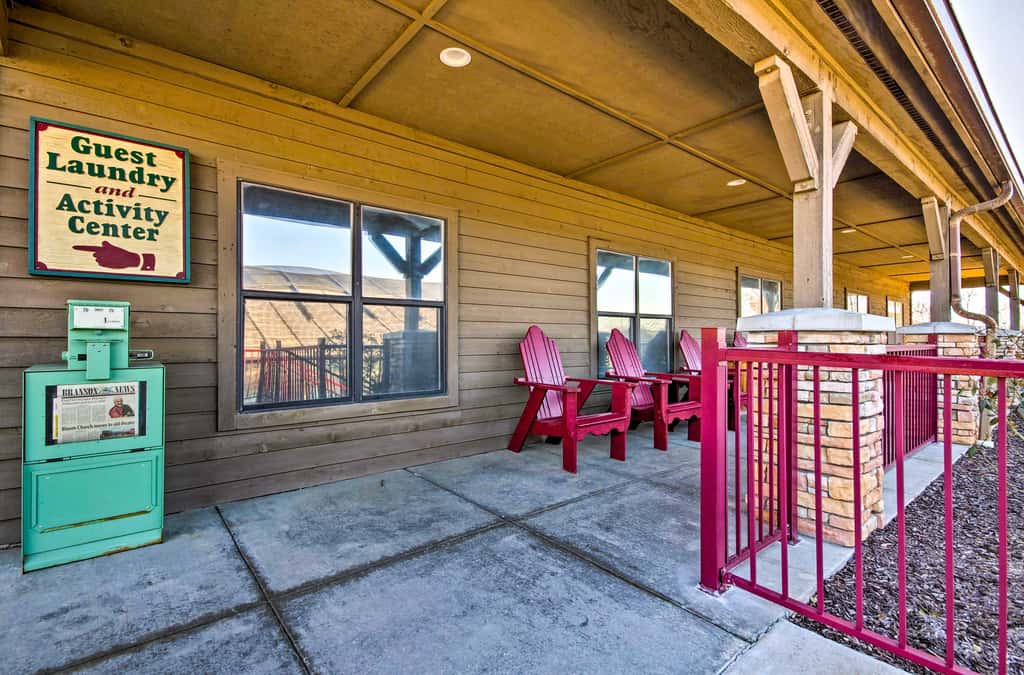 5 Mi to Holiday Shows! Resort Condo in Branson