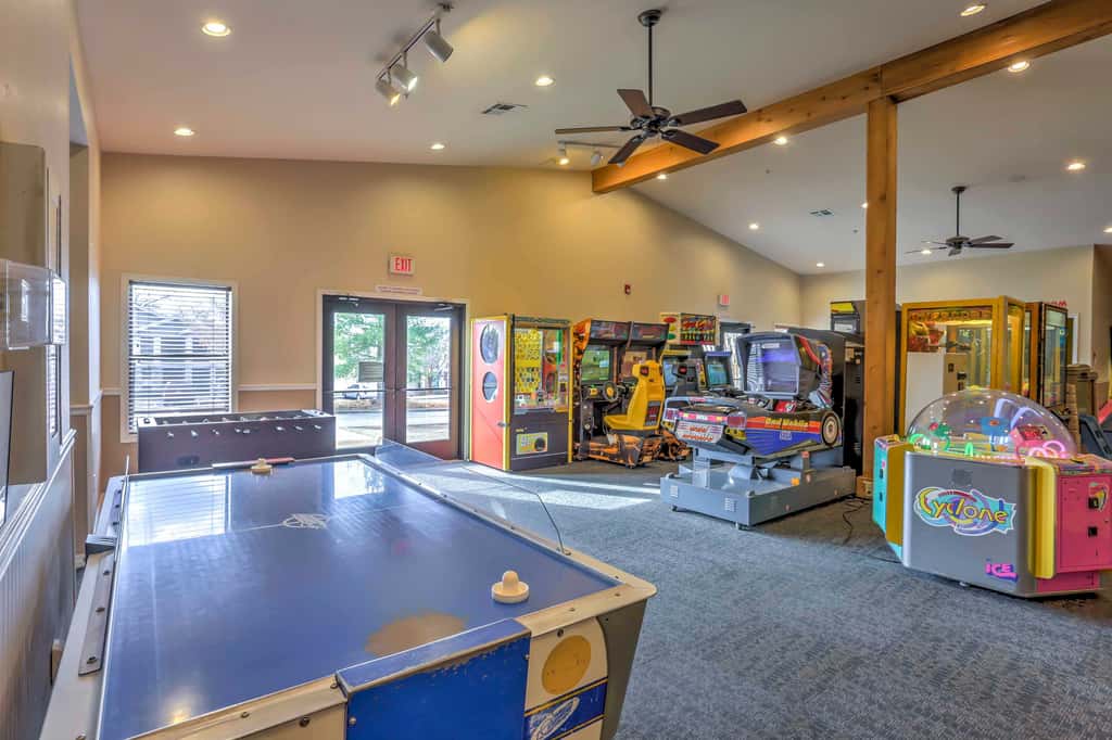 5 Mi to Holiday Shows! Resort Condo in Branson