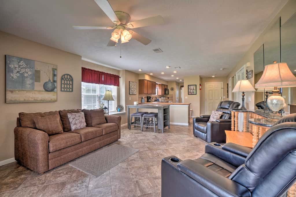5 Mi to Holiday Shows! Resort Condo in Branson