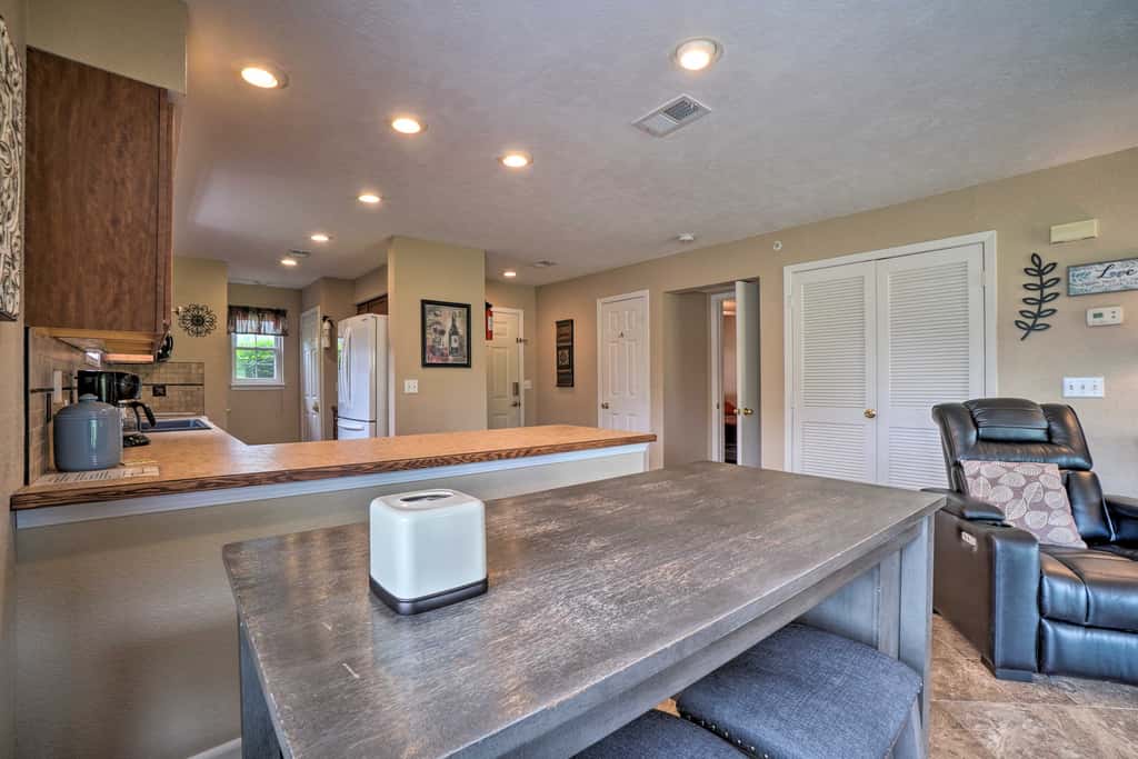 5 Mi to Holiday Shows! Resort Condo in Branson