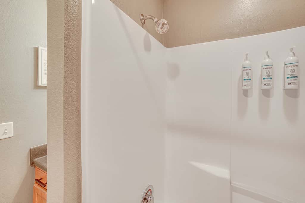 5 Mi to Silver Dollar City: Condo w/ Pool Access