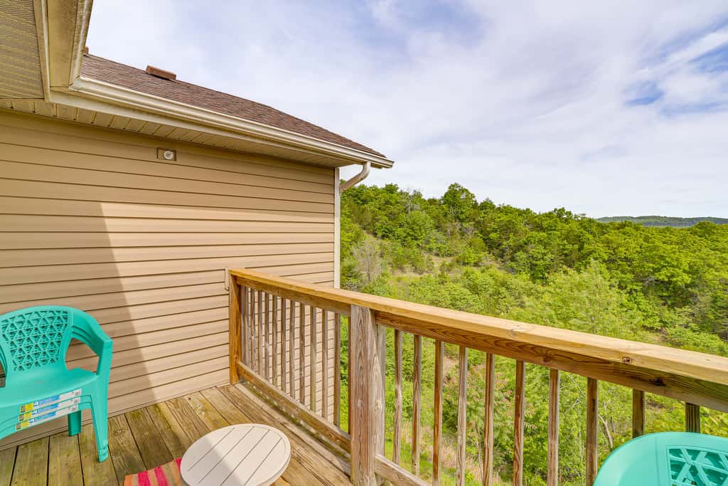 5 Mi to Silver Dollar City: Condo w/ Pool Access