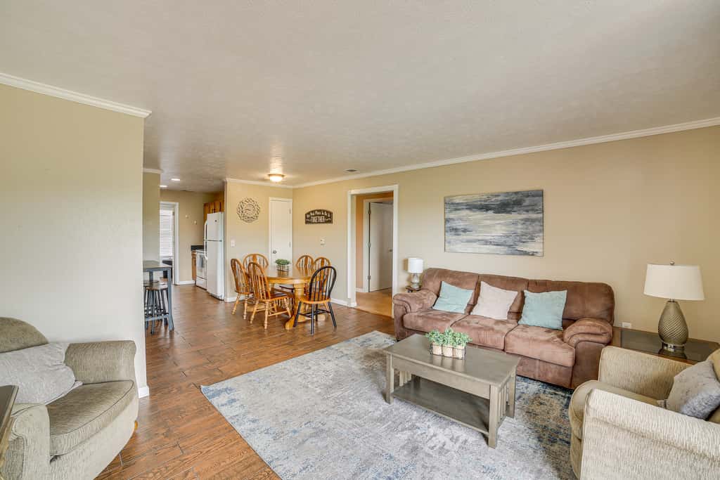 5 Mi to Silver Dollar City: Condo w/ Pool Access