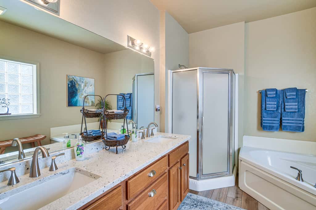 Ground-Floor Condo w/ Hot Tub & Golf Course View