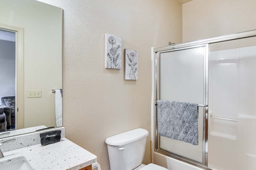 Ground-Floor Condo w/ Hot Tub & Golf Course View