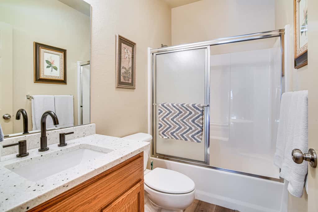Ground-Floor Condo w/ Hot Tub & Golf Course View