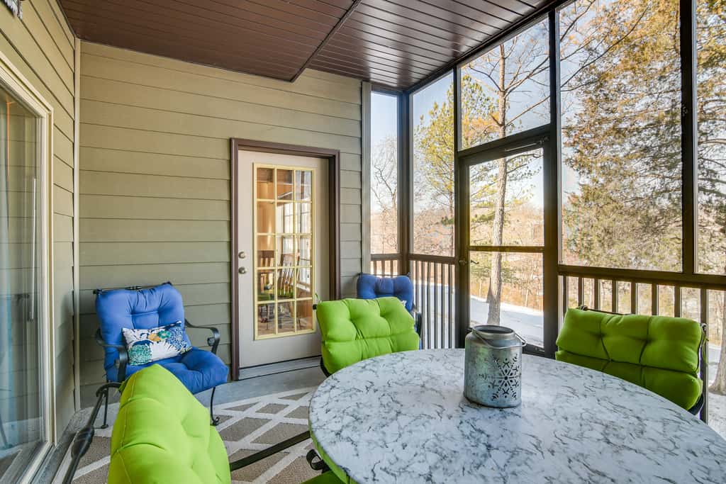 Ground-Floor Condo w/ Hot Tub & Golf Course View