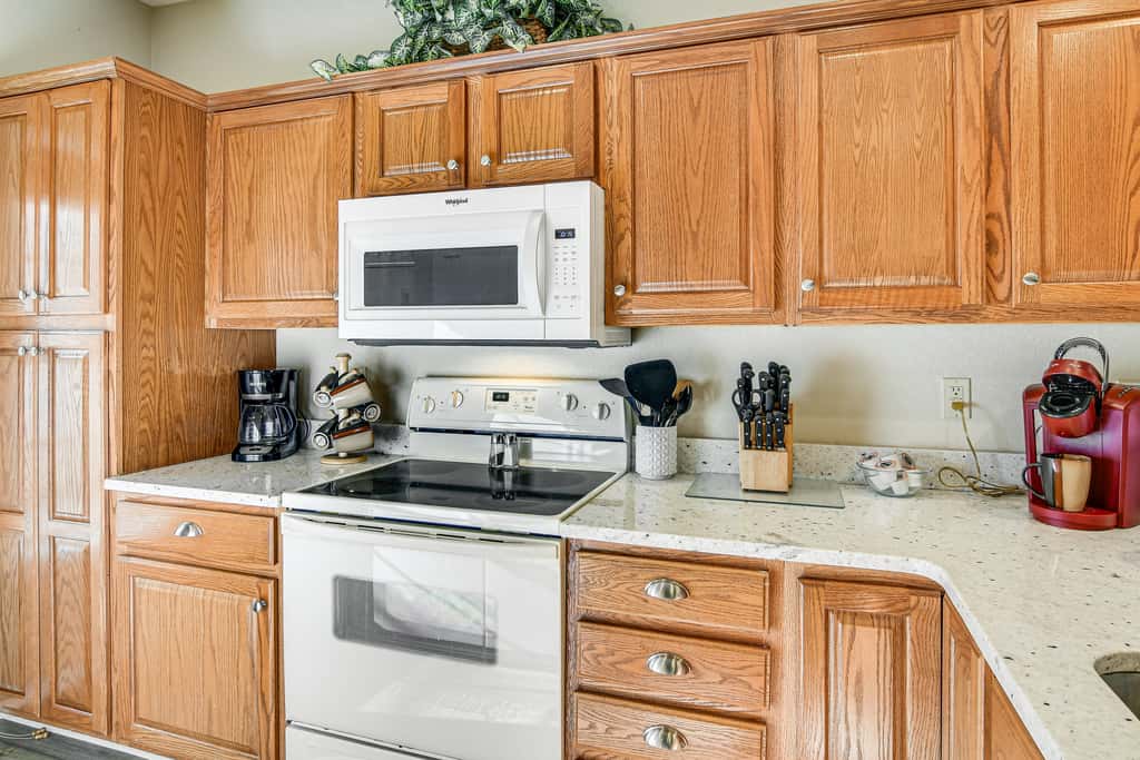 Ground-Floor Condo w/ Hot Tub & Golf Course View
