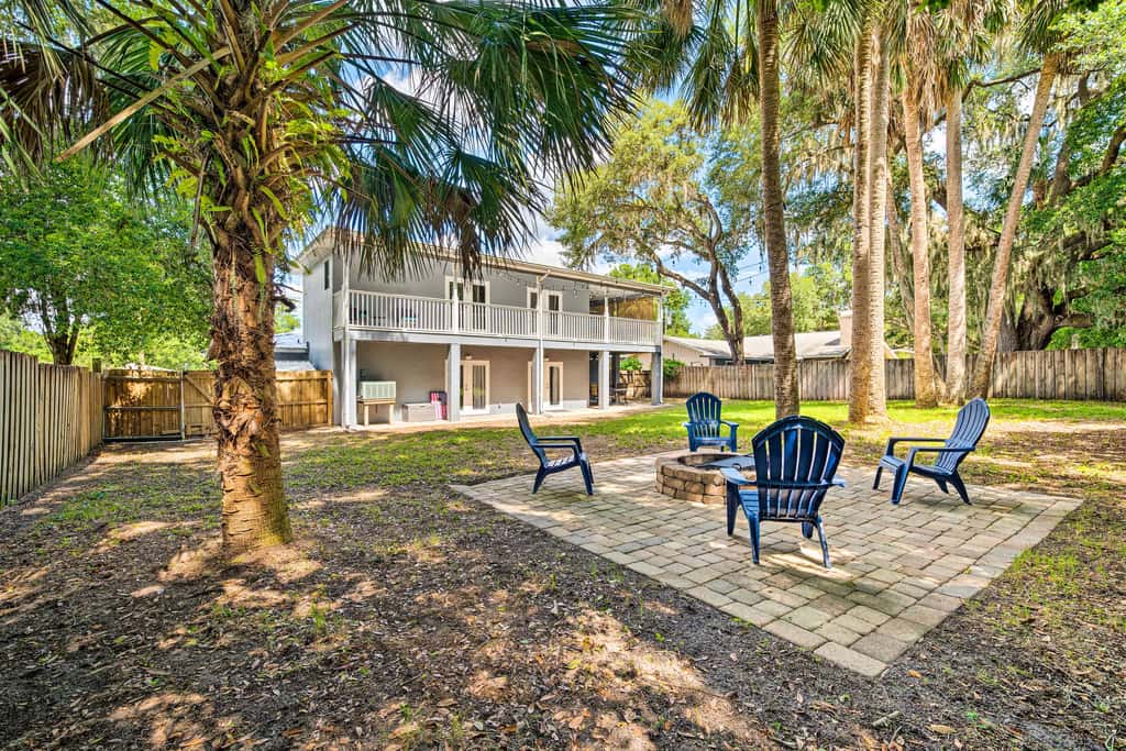 Hot Tub + Game Room: Crystal River Retreat!