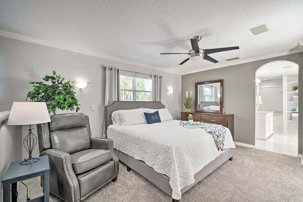Hot Tub + Game Room: Crystal River Retreat!