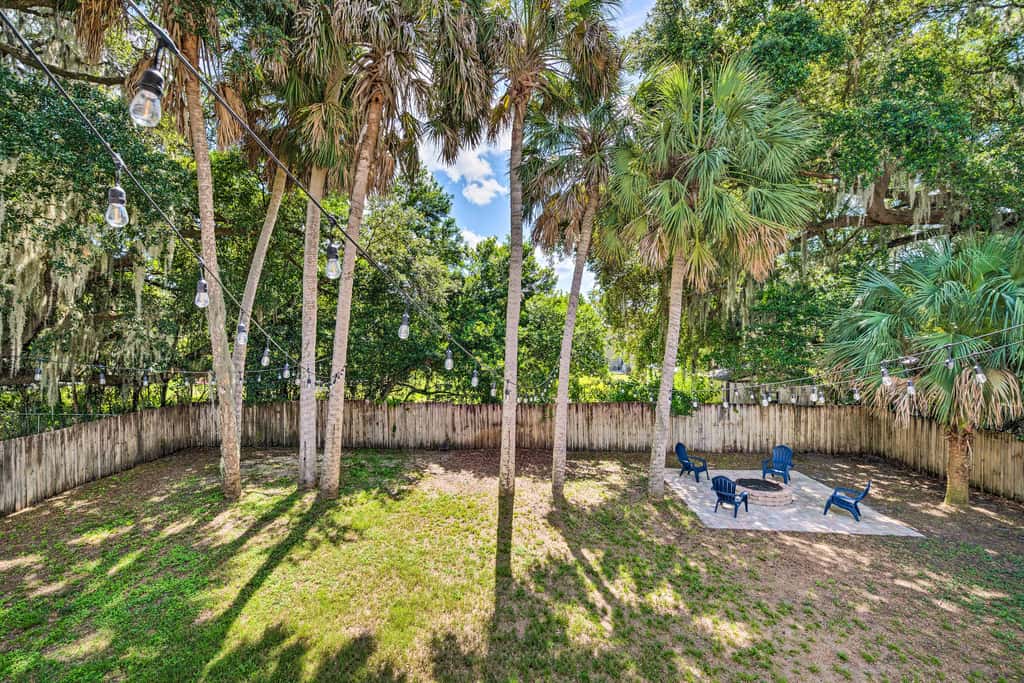 Hot Tub + Game Room: Crystal River Retreat!