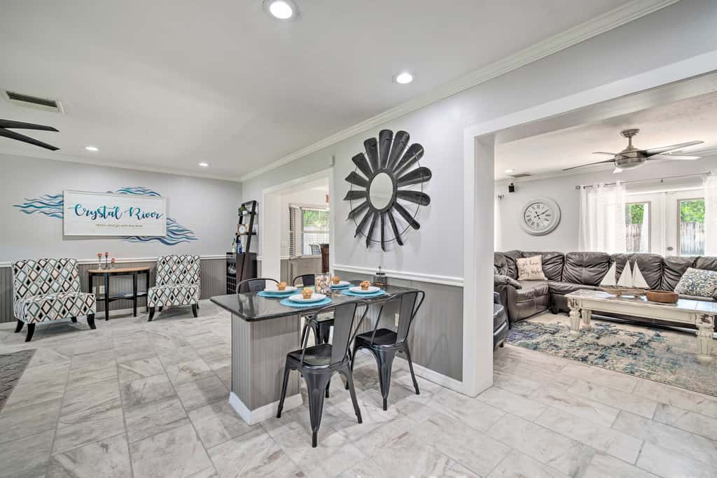 Hot Tub + Game Room: Crystal River Retreat!
