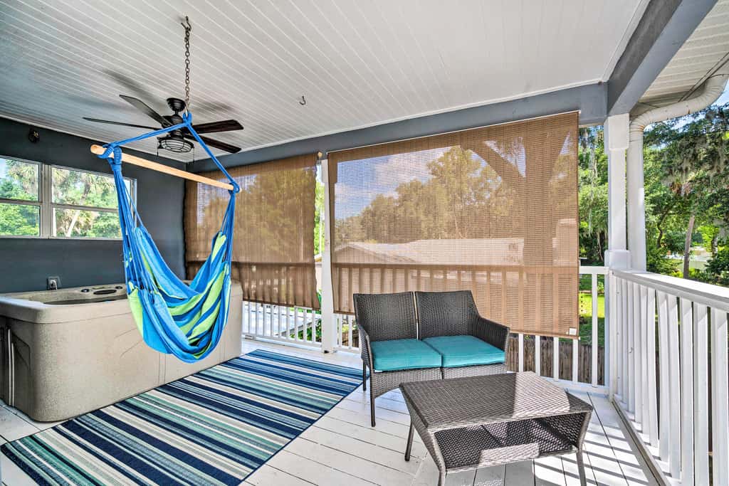 Hot Tub + Game Room: Crystal River Retreat!