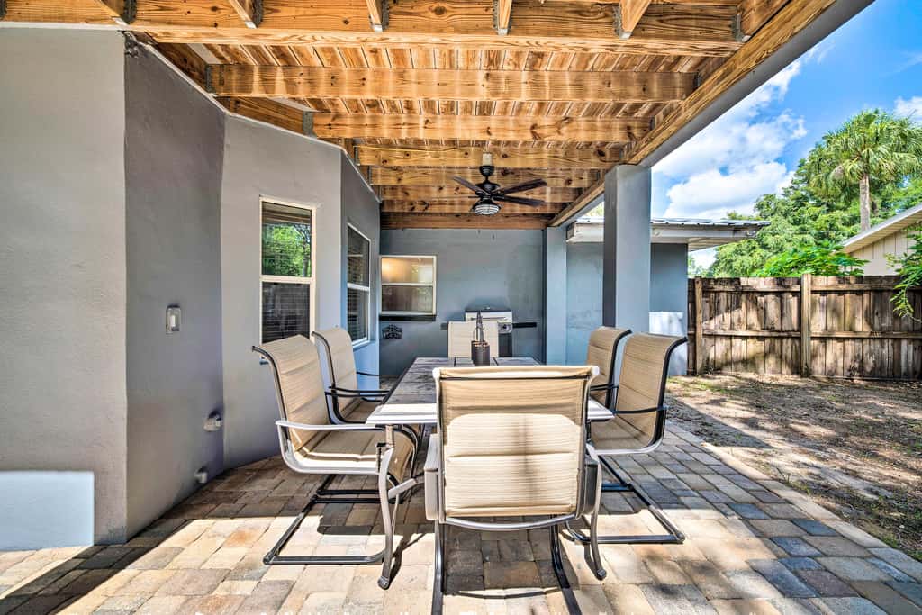 Hot Tub + Game Room: Crystal River Retreat!