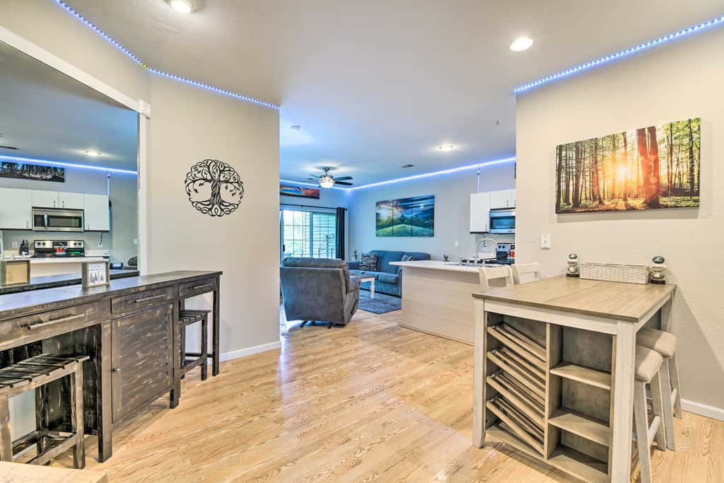 6 Mi to Branson Strip! Dog-Friendly Golf Condo